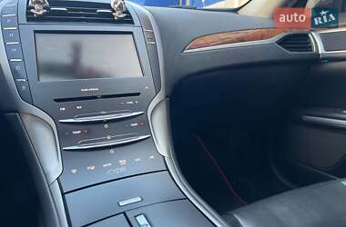 Седан Lincoln MKZ 2013 в 