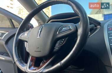 Седан Lincoln MKZ 2013 в 