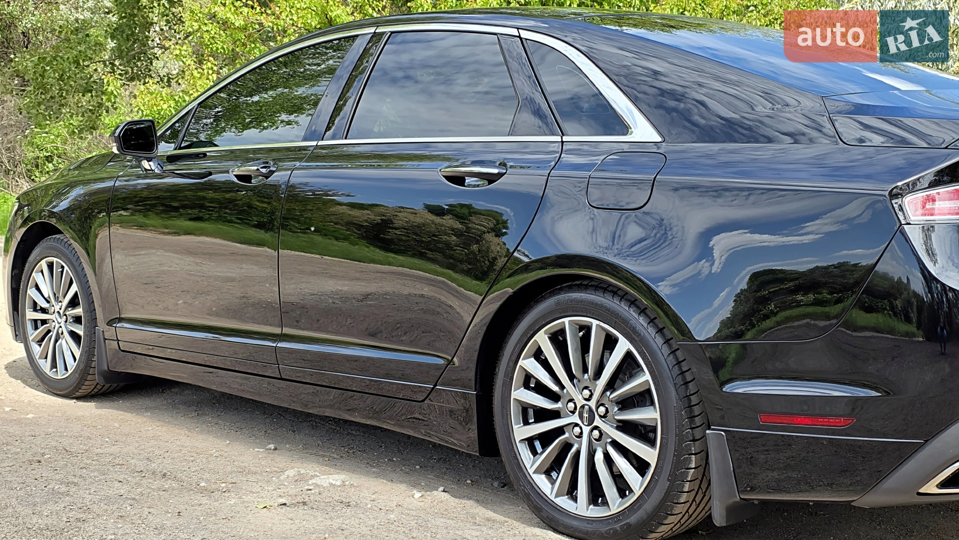 2019 Lincoln MKZ - мініатюра 8
