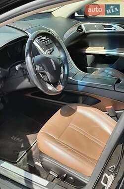 Седан Lincoln MKZ 2015 в 