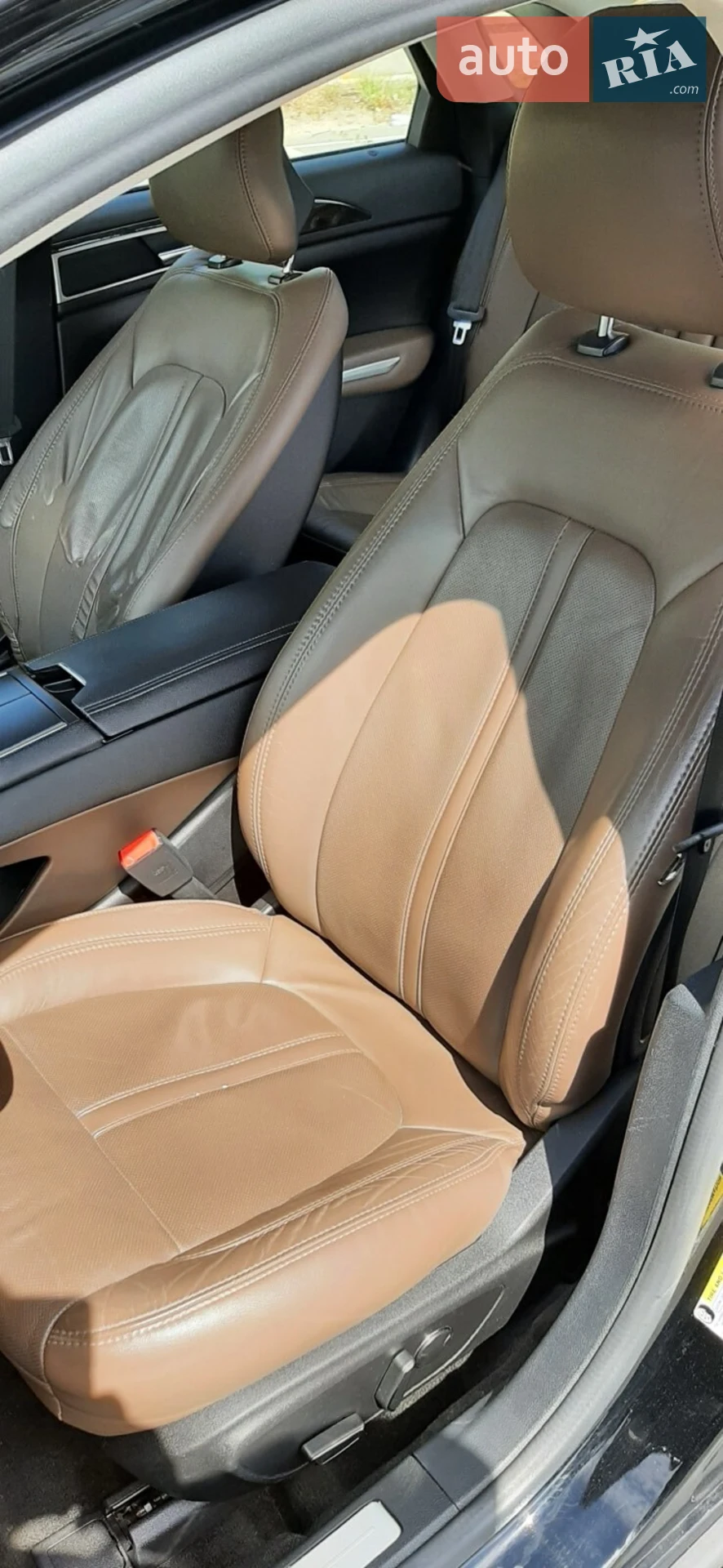 2015 Lincoln MKZ - мініатюра 23