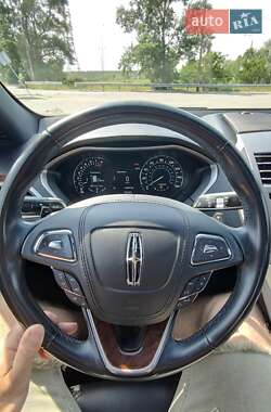 Седан Lincoln MKZ 2018 в 