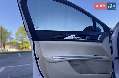 Седан Lincoln MKZ 2013 в 