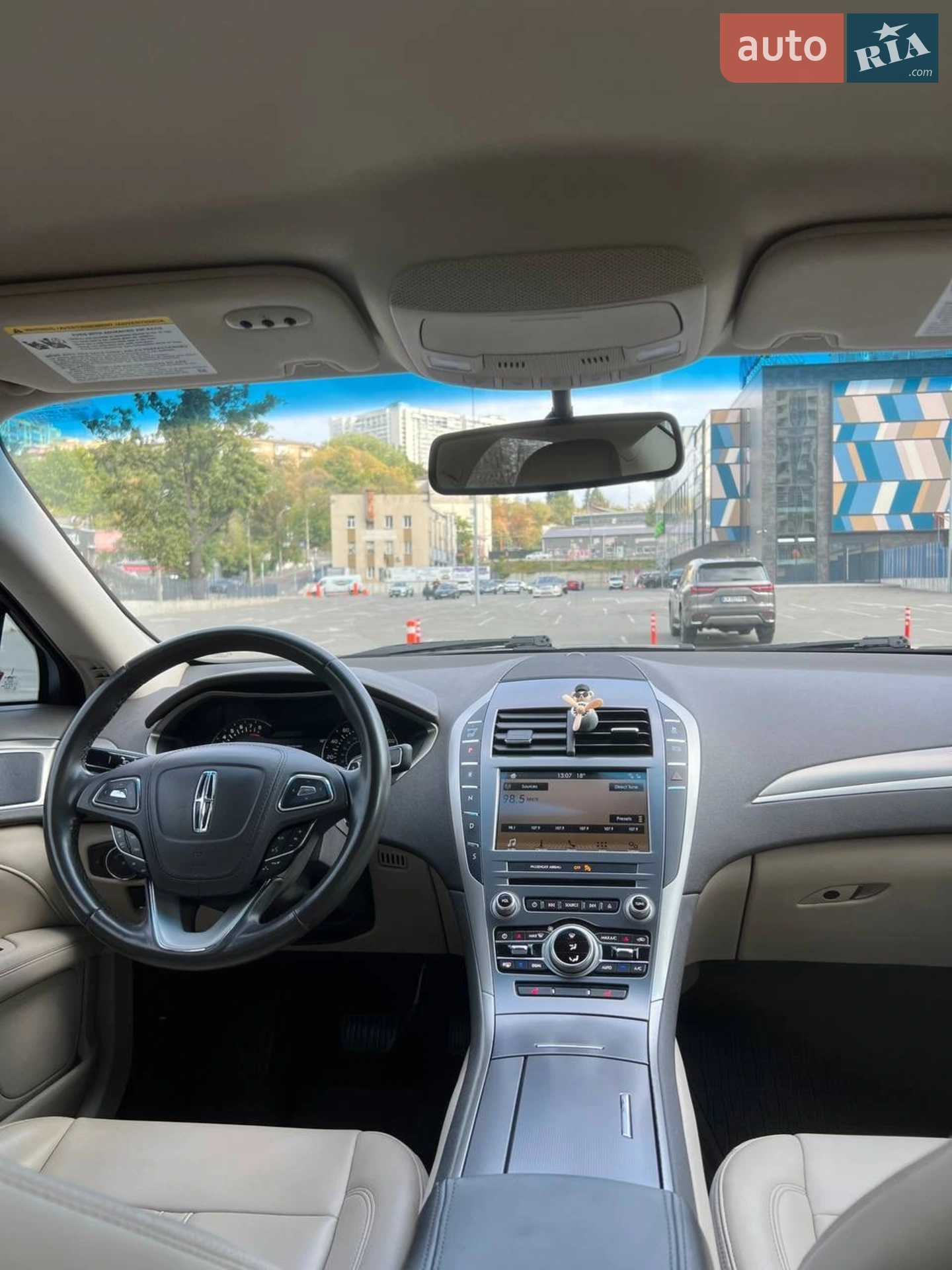 2017 Lincoln MKZ - мініатюра 19