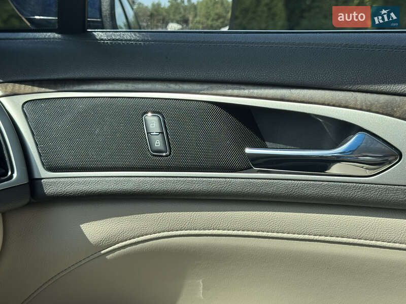 Седан Lincoln MKZ 2016 в Киеве