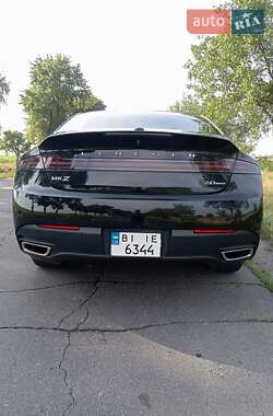 Седан Lincoln MKZ 2013 в 