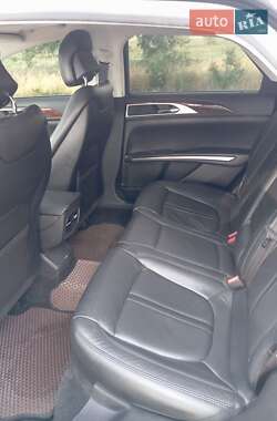 Седан Lincoln MKZ 2013 в 