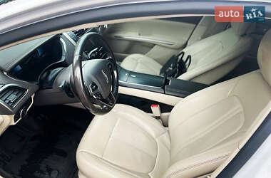 Седан Lincoln MKZ 2015 в 