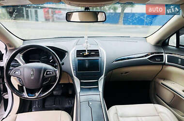 Седан Lincoln MKZ 2015 в 