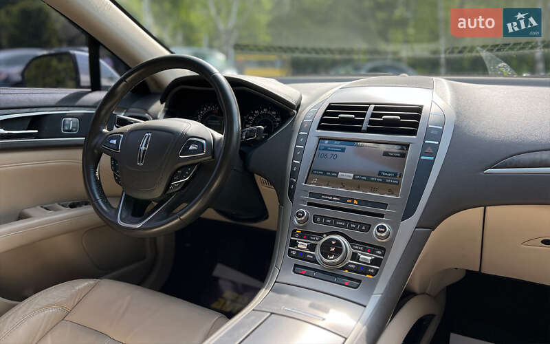 Седан Lincoln MKZ 2016 в Львове