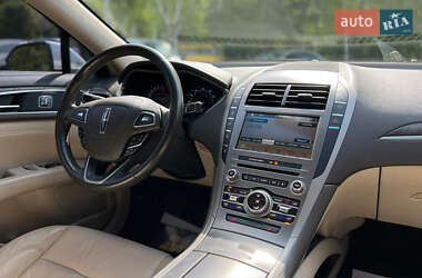 Седан Lincoln MKZ 2016 в 