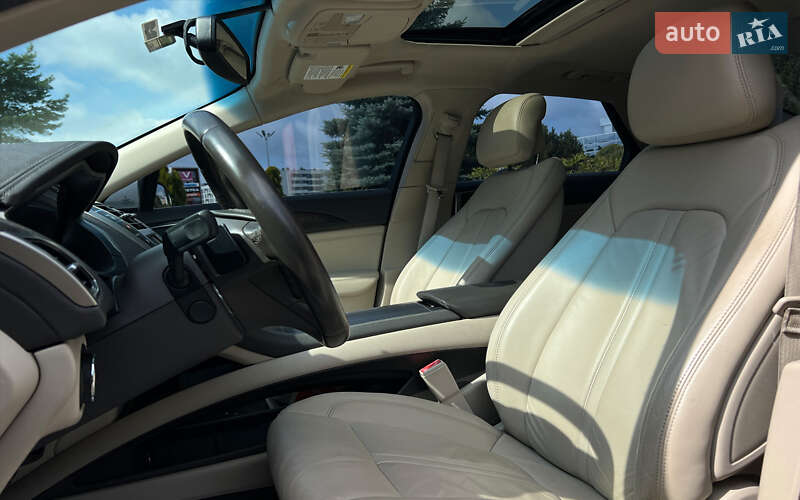 Седан Lincoln MKZ 2016 в Львове