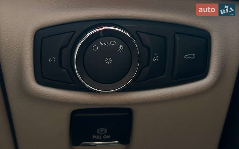 Седан Lincoln MKZ 2016 в Львове