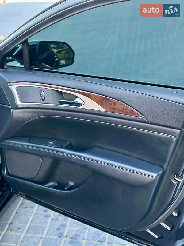 Седан Lincoln MKZ 2016 в Одессе