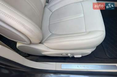 Седан Lincoln MKZ 2019 в 