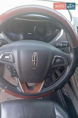 Седан Lincoln MKZ 2013 в 