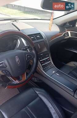 Седан Lincoln MKZ 2013 в 