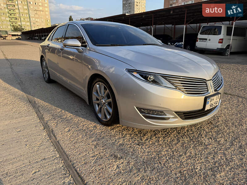 Lincoln MKZ 2015