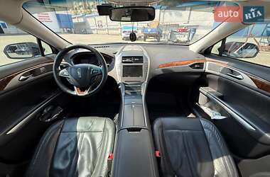 Седан Lincoln MKZ 2013 в 