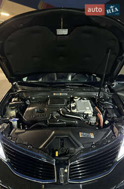 Седан Lincoln MKZ 2014 в 