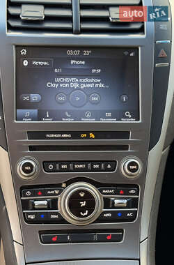 Седан Lincoln MKZ 2016 в 