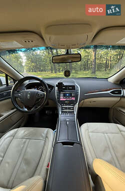 Седан Lincoln MKZ 2014 в 