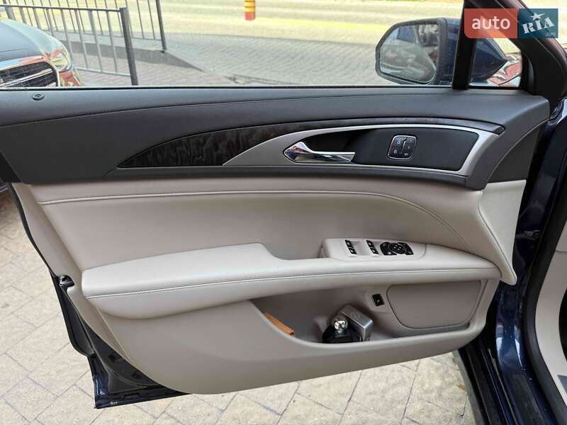 Седан Lincoln MKZ 2016 в Львові