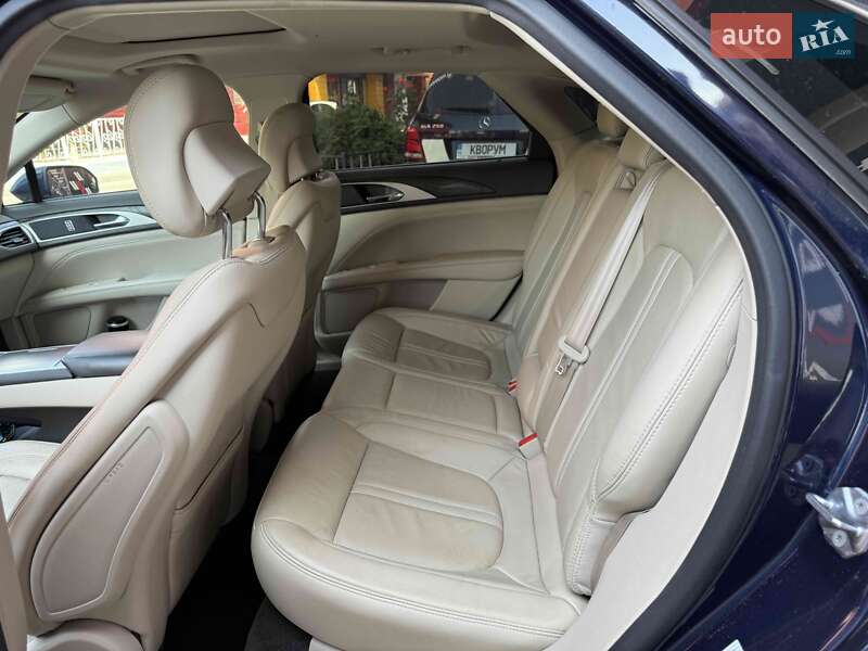 Седан Lincoln MKZ 2016 в Львові