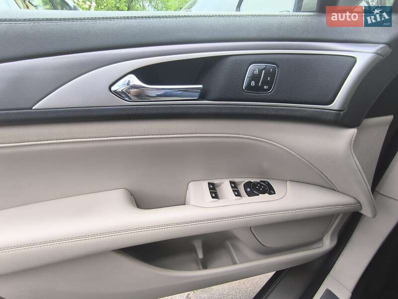 Седан Lincoln MKZ 2019 в Києві