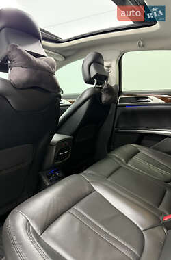 Седан Lincoln MKZ 2013 в 