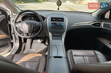Седан Lincoln MKZ 2012 в 