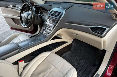 Седан Lincoln MKZ 2020 в 