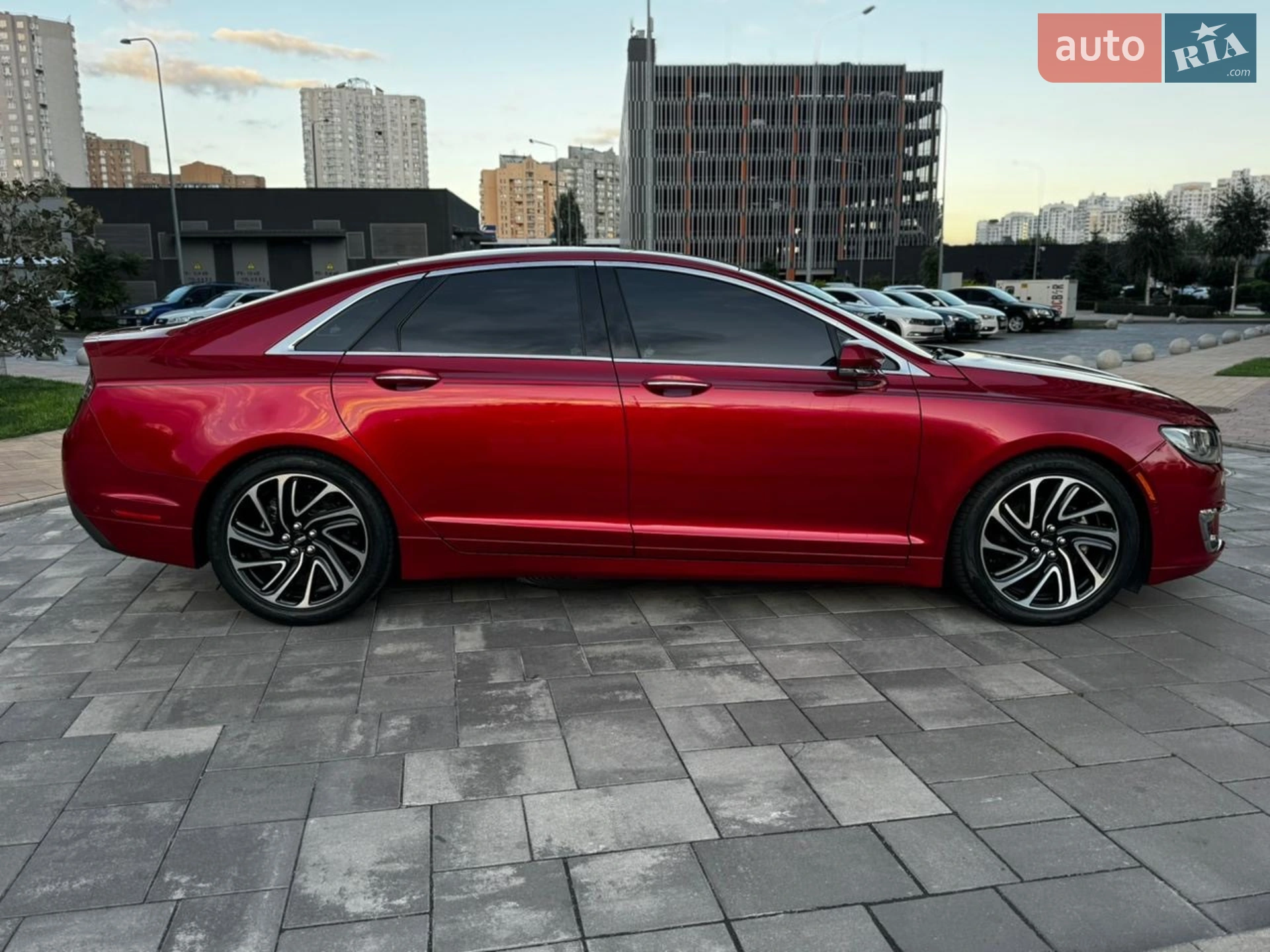 2020 Lincoln MKZ - мініатюра 8