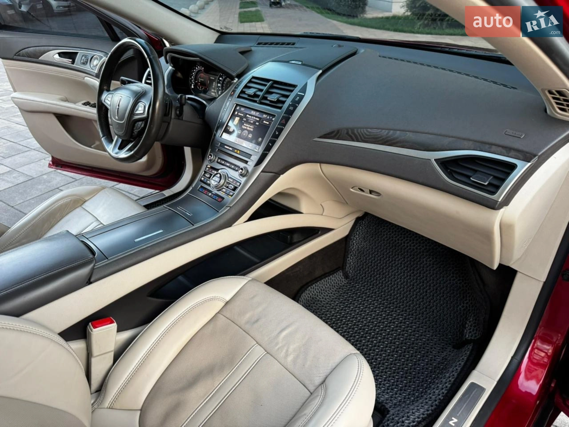 2020 Lincoln MKZ - мініатюра 27
