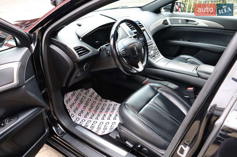 Седан Lincoln MKZ 2016 в Львові