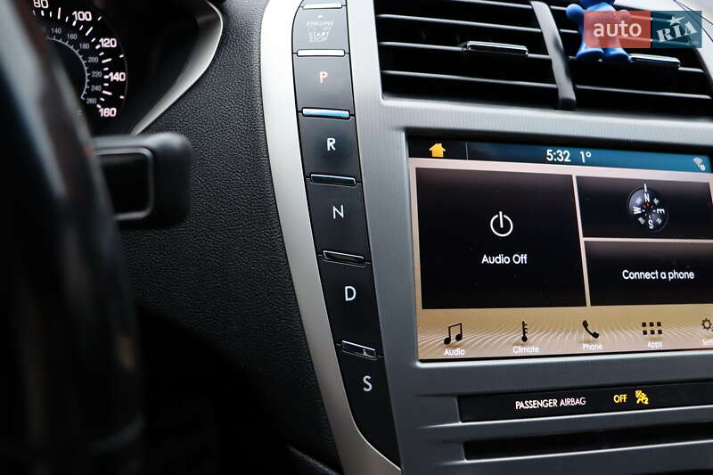 Седан Lincoln MKZ 2016 в Львові