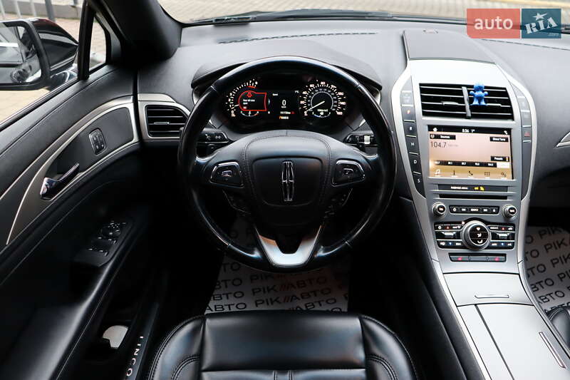 Седан Lincoln MKZ 2016 в Львові