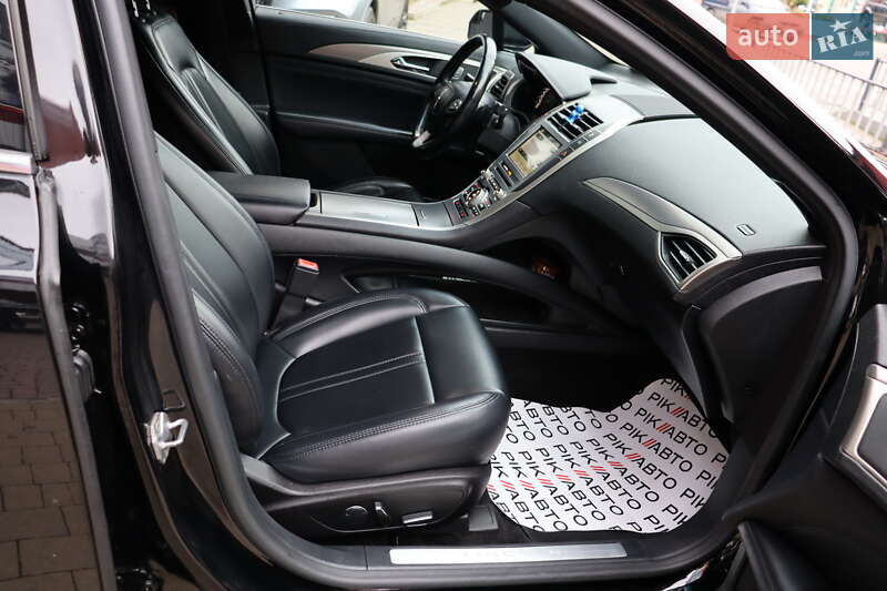 Седан Lincoln MKZ 2016 в Львові