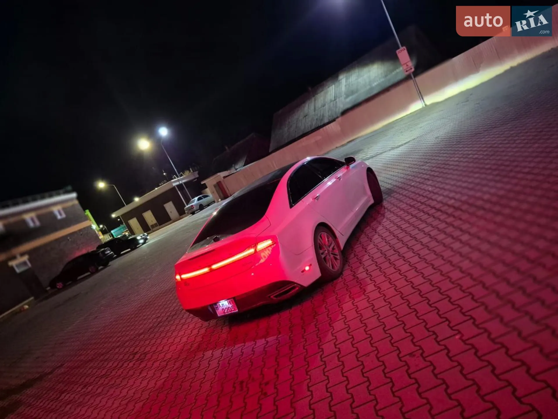 2013 Lincoln MKZ - мініатюра 2