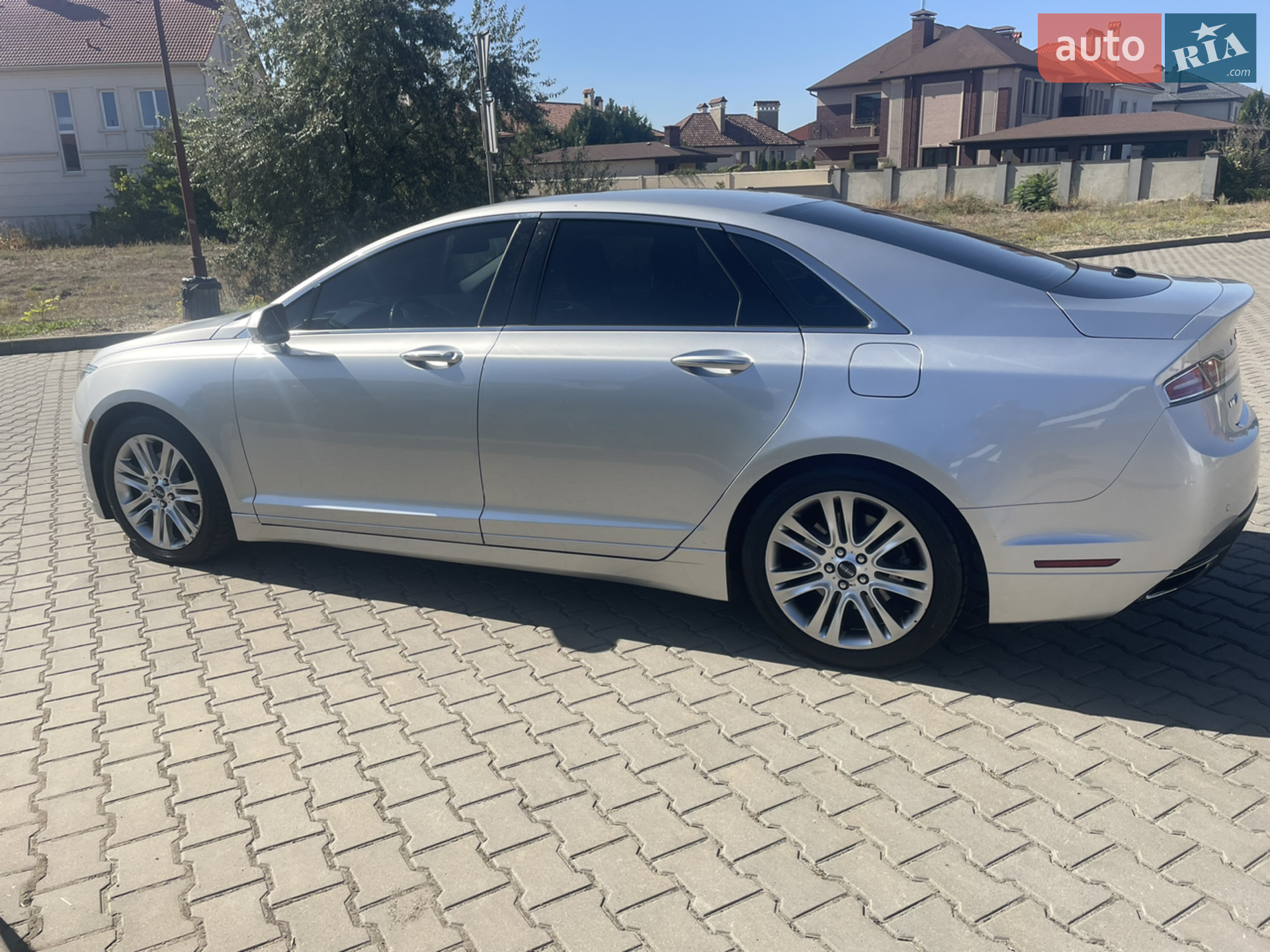 2015 Lincoln MKZ - мініатюра 2