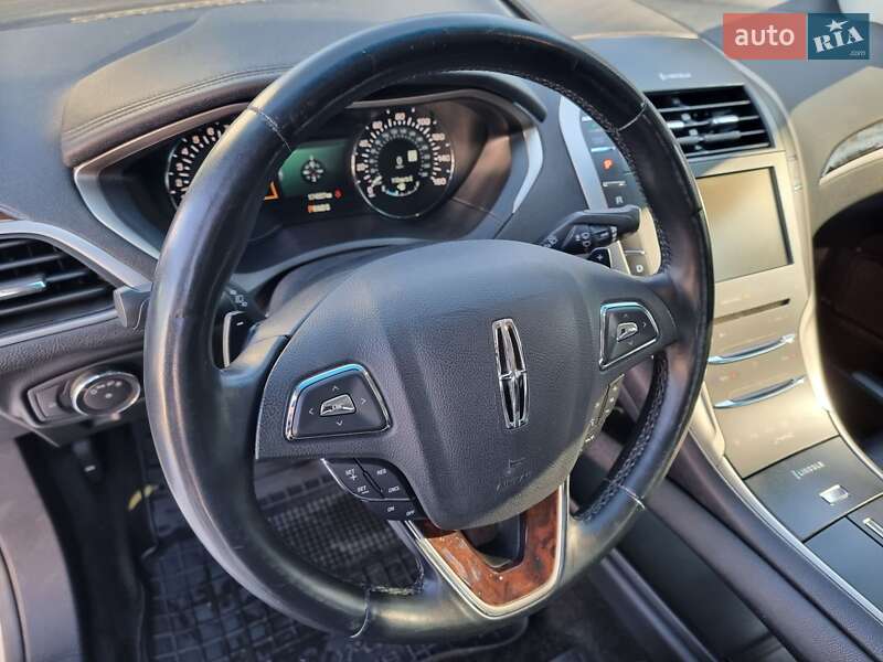 Седан Lincoln MKZ 2015 в Чернигове