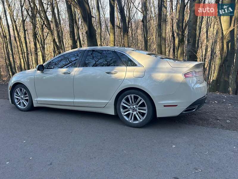 Lincoln MKZ 2014