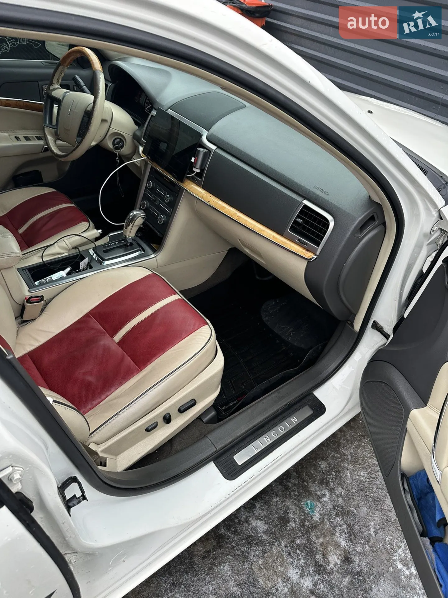 2012 Lincoln MKZ - мініатюра 2