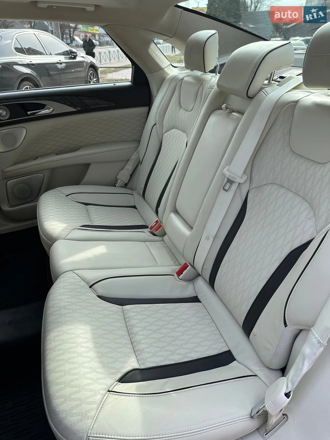 2017 Lincoln MKZ - мініатюра 23