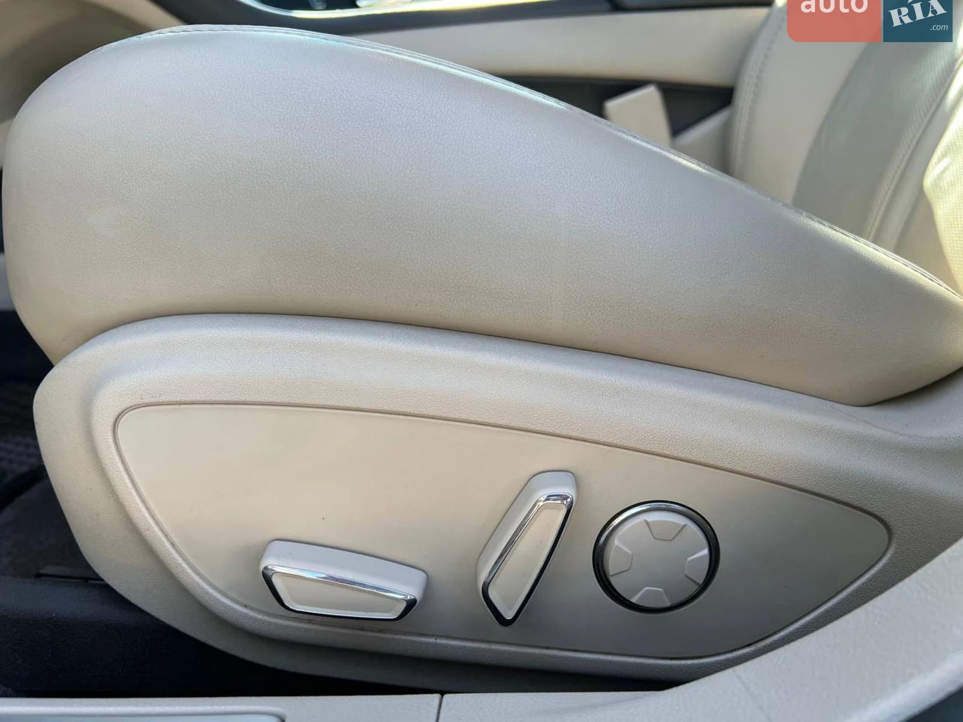 2017 Lincoln MKZ - мініатюра 22