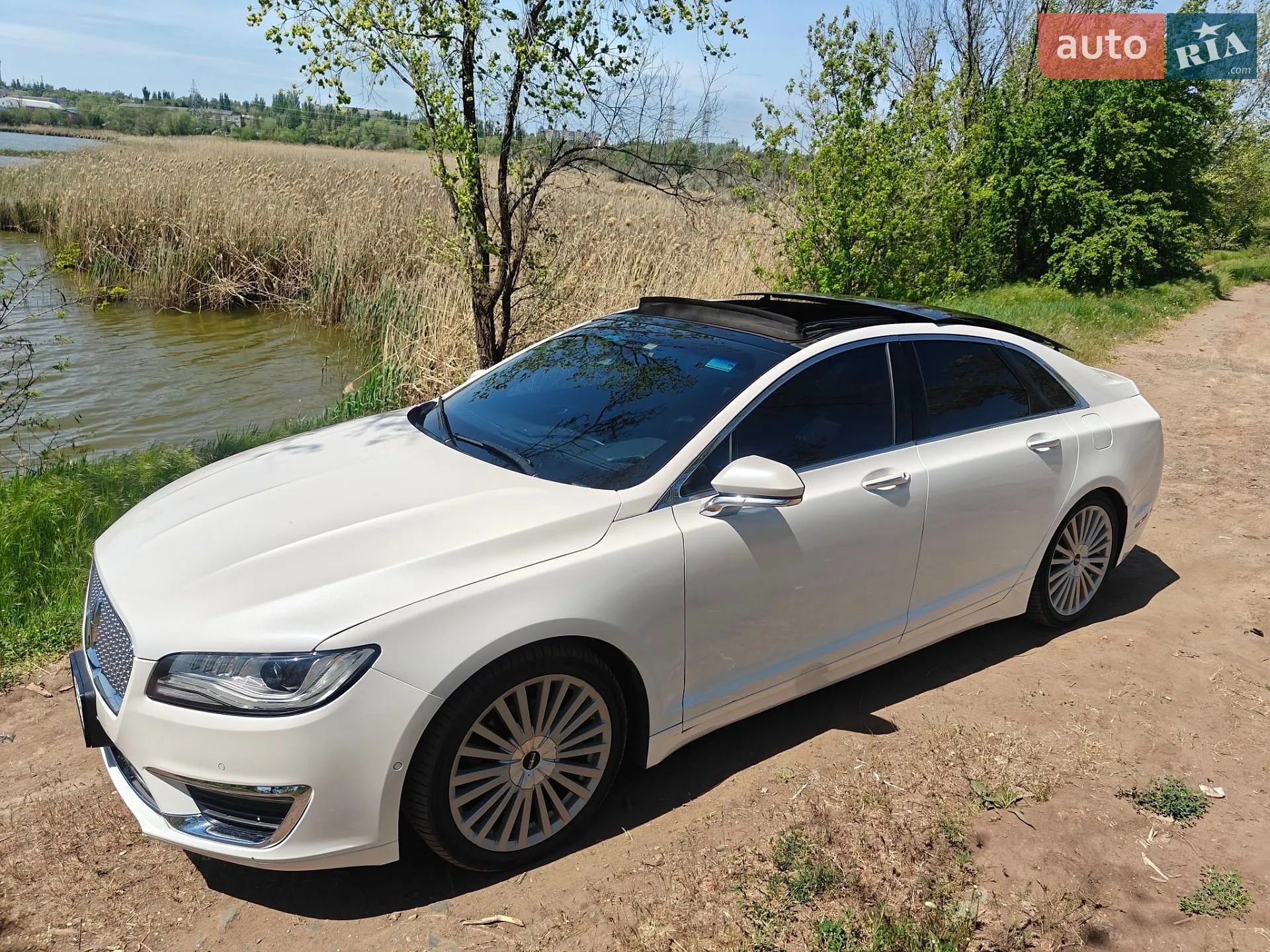 2016 Lincoln MKZ - мініатюра 2