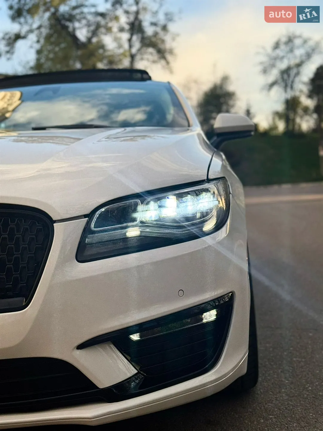 2019 Lincoln MKZ - мініатюра 11