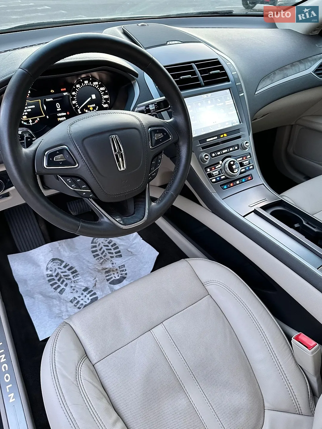 2017 Lincoln MKZ - мініатюра 14