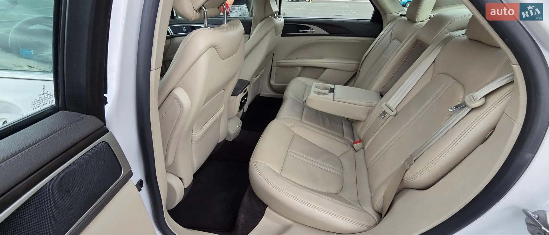 2016 Lincoln MKZ - мініатюра 18
