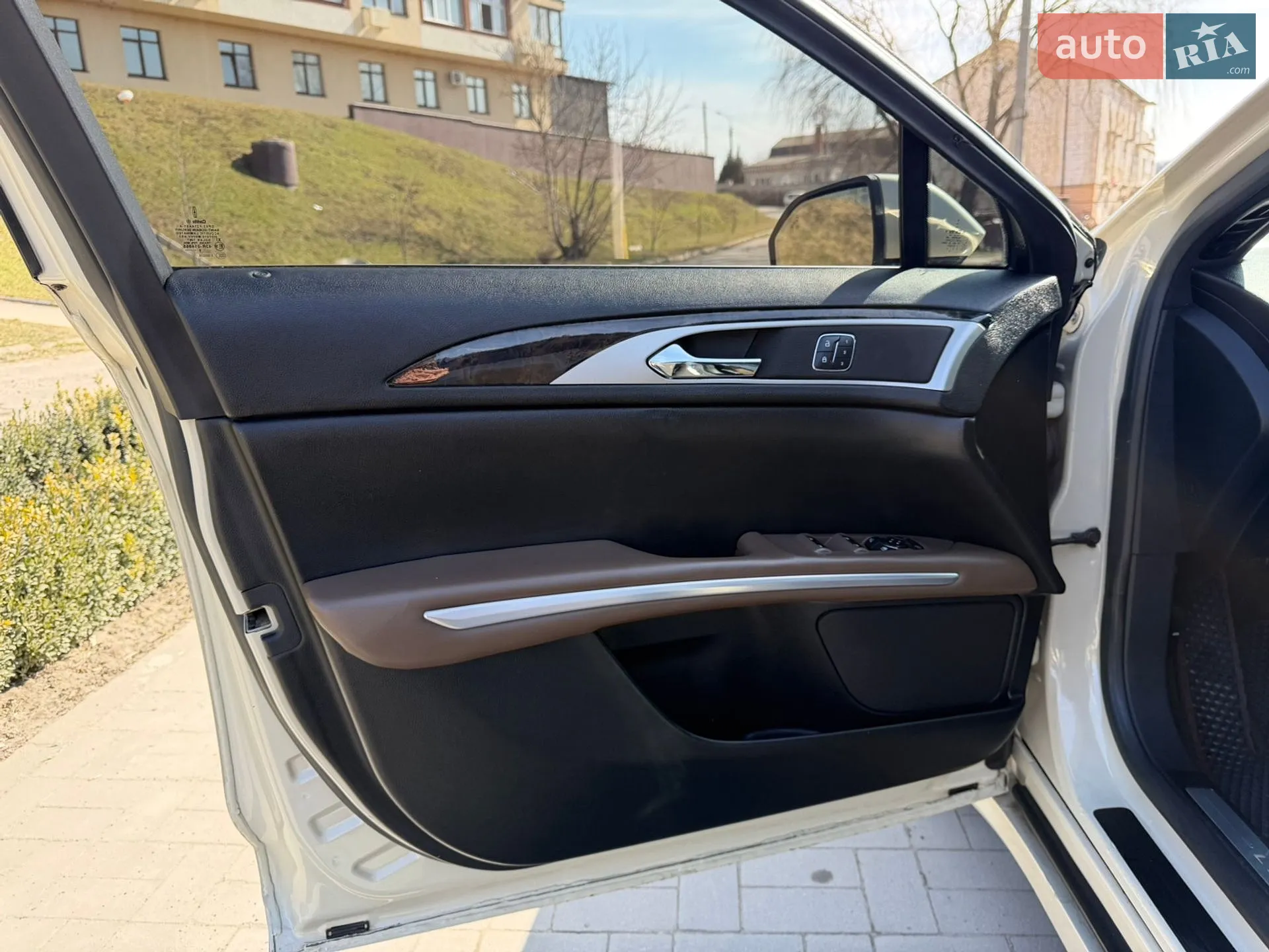 2016 Lincoln MKZ - мініатюра 23